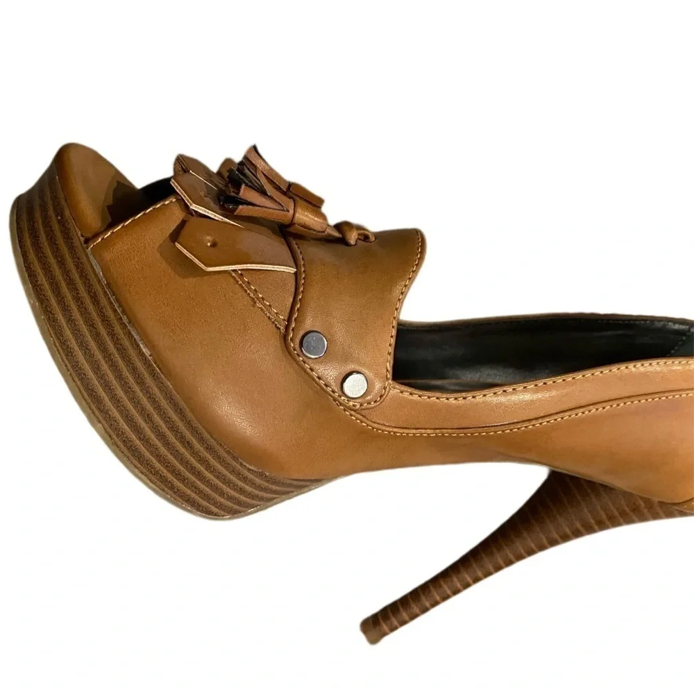 Simply Vera, Vera Wang women’s size 8.5 M heels